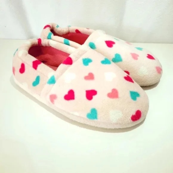 ❤️ Girls Fuzzy Fleecy Heart Slippers - Picture 5 of 7